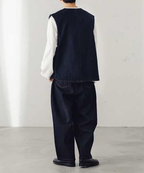 epnok（エプノック）の「ノーカラーデニムジレベスト（ベスト・メンズ・ブラック/ナチュラル/ダークインディゴブルー・LARGE/MEDIUM/SMALL）」の11枚目の写真