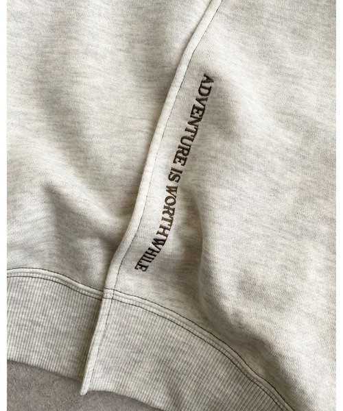 She's Closet(シーズクローゼット)の「前後2wayスリット入りロゴ刺繍長袖プルオーバースウェット(スウェット・レディース・オートミール/アイボリー/ブラック/カーキ・FREE)」の8枚目の写真