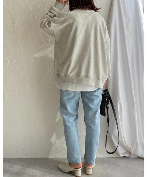 She's Closet(シーズクローゼット)の「前後2wayスリット入りロゴ刺繍長袖プルオーバースウェット(スウェット・レディース・オートミール/アイボリー/ブラック/カーキ・FREE)」の17枚目の写真