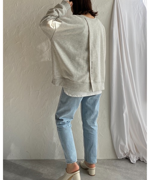 She's Closet(シーズクローゼット)の「前後2wayスリット入りロゴ刺繍長袖プルオーバースウェット(スウェット・レディース・オートミール/アイボリー/ブラック/カーキ・FREE)」の18枚目の写真