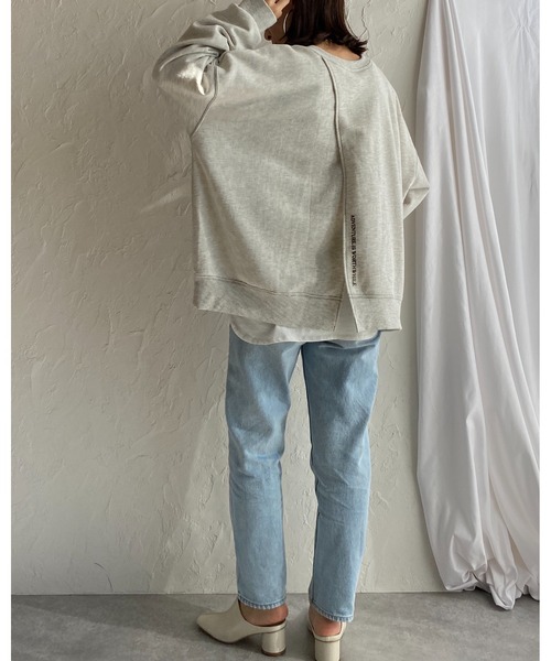 She's Closet(シーズクローゼット)の「前後2wayスリット入りロゴ刺繍長袖プルオーバースウェット(スウェット・レディース・オートミール/アイボリー/ブラック/カーキ・FREE)」の19枚目の写真