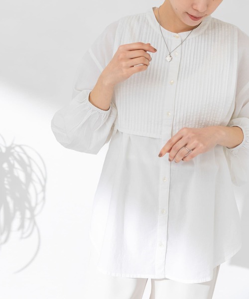 URBAN RESEARCH Sonny Label（アーバンリサーチサニーレーベル）の「コットンピンタックヨークシャツ（シャツ/ブラウス・レディース・ラベンダー/ライトグレー/オフホワイト/ブラック・FREE）」の5枚目の写真