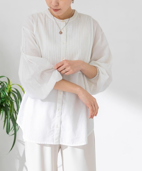 URBAN RESEARCH Sonny Label（アーバンリサーチサニーレーベル）の「コットンピンタックヨークシャツ（シャツ/ブラウス・レディース・ラベンダー/ライトグレー/オフホワイト/ブラック・FREE）」の6枚目の写真