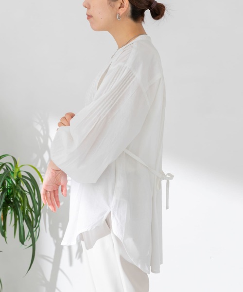 URBAN RESEARCH Sonny Label（アーバンリサーチサニーレーベル）の「コットンピンタックヨークシャツ（シャツ/ブラウス・レディース・ラベンダー/ライトグレー/オフホワイト/ブラック・FREE）」の8枚目の写真