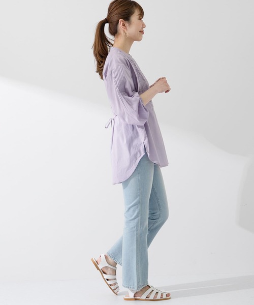 URBAN RESEARCH Sonny Label（アーバンリサーチサニーレーベル）の「コットンピンタックヨークシャツ（シャツ/ブラウス・レディース・ラベンダー/ライトグレー/オフホワイト/ブラック・FREE）」の13枚目の写真