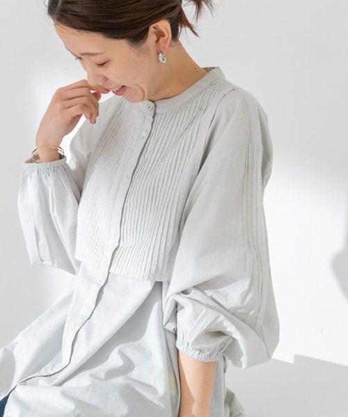 URBAN RESEARCH Sonny Label（アーバンリサーチサニーレーベル）の「コットンピンタックヨークシャツ（シャツ/ブラウス・レディース・ラベンダー/ライトグレー/オフホワイト/ブラック・FREE）」の19枚目の写真