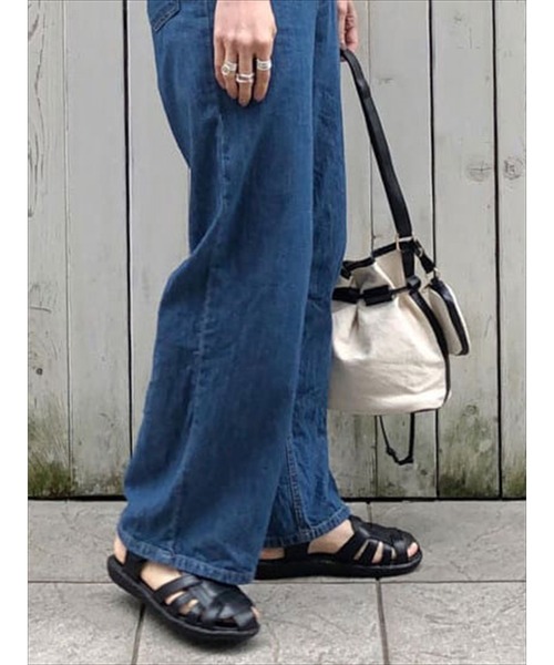 Samansa Mos2 blue（サマンサモスモスブルー）の「グルカフットベットサンダル（サンダル・レディース・ブラック/ダークブラウン/キナリ・MEDIUM/LARGE）」の3枚目の写真