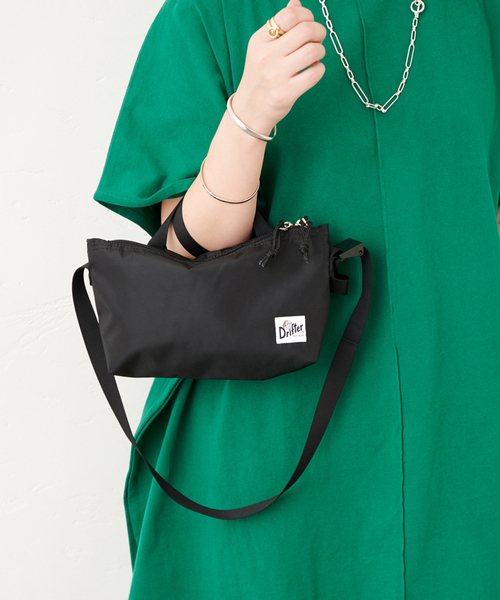 Drifter（ドリフター）の「【Drifter/ドリフター】UTILITY PACK：ショルダーバッグ（ショルダーバッグ・レディース・ホワイト/ブラック・FREE）」の4枚目の写真