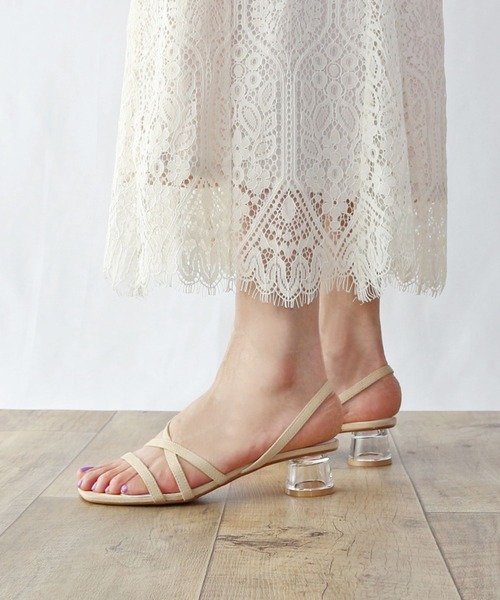 Fin（フィン）の「スクエアトゥクリアヒールサンダル【低反発スポンジ入り】（サンダル・レディース・ブラック/ベージュ/グリーン/キャメル・22.5cm/24.5cm/23.5cm/24cm/23cm/25cm）」の3枚目の写真