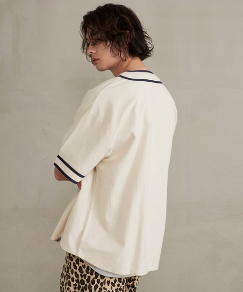 Revo.（レボ）の「Revo. ライトフランネル ワッペンロゴ刺繍 ベースボールシャツ/半袖シャツ（シャツ/ブラウス・メンズ・ブラック/グレー/ナチュラル・2/1）」の13枚目の写真