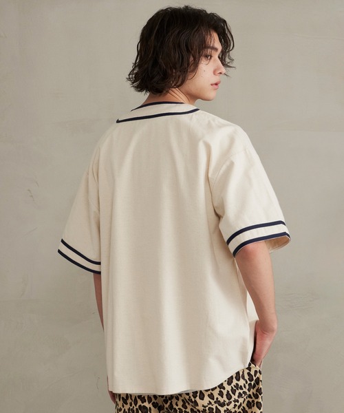 Revo.（レボ）の「Revo. ライトフランネル ワッペンロゴ刺繍 ベースボールシャツ/半袖シャツ（シャツ/ブラウス・メンズ・ブラック/グレー/ナチュラル・2/1）」の14枚目の写真