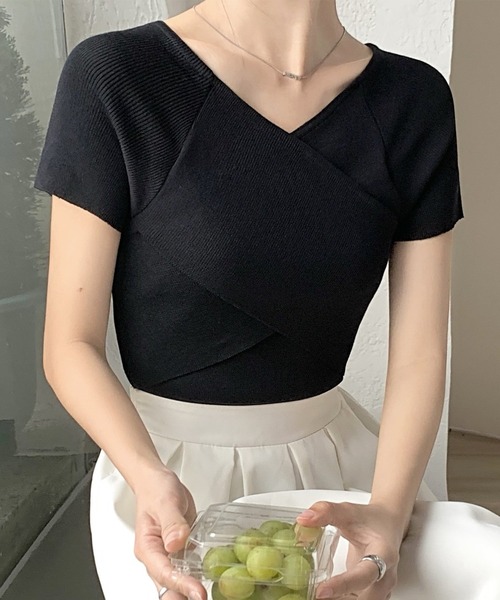 LAFFMO（ラフモ）の「Vネックサマーニットトップス（ニット/セーター・レディース・ホワイト/ブラック/イエロー/ブルー・FREE）」の3枚目の写真