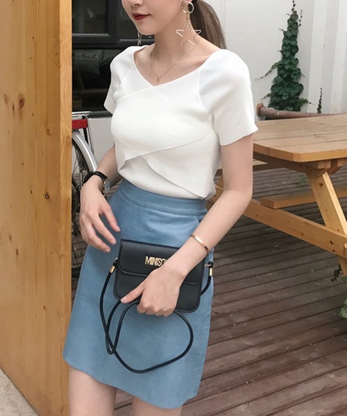 LAFFMO（ラフモ）の「Vネックサマーニットトップス（ニット/セーター・レディース・ホワイト/ブラック/イエロー/ブルー・FREE）」の14枚目の写真