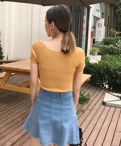 LAFFMO（ラフモ）の「Vネックサマーニットトップス（ニット/セーター・レディース・ホワイト/ブラック/イエロー/ブルー・FREE）」の17枚目の写真