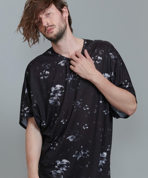 NO ID.（ノーアイディ）の「シャドウフラワードルマンスリーブT（Tシャツ/カットソー・メンズ・ブラック/レッド/ブルー・ONE SIZE）」の2枚目の写真