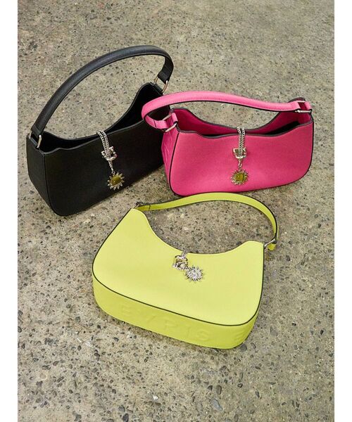EVRIS(エヴリス)の「SUNNYチェーンハンドバッグ(ハンドバッグ・レディース・ブラック/ピンク/イエロー・FREE)」の9枚目の写真