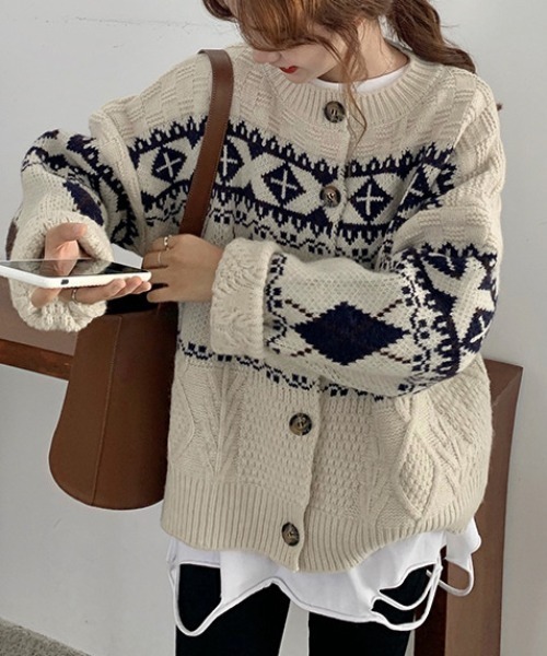 Vipoa（ヴィポア）の「ノルディッククルーネックニットカーディガン（カーディガン/ボレロ・レディース・アイボリー/ネイビー・FREE）」の14枚目の写真