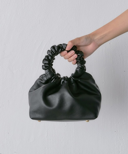 Lui's（ルイス）の「ギャザーハンドルミニバッグ（ハンドバッグ・レディース・ブラック・FREE）」の8枚目の写真