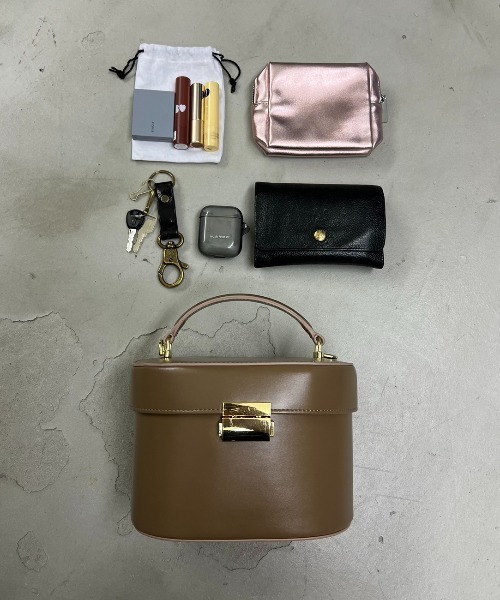 Aunt Marie's（アントマリーズ）の「2WAYバニティバッグ / ハンドバッグ（ハンドバッグ・レディース・ベージュ/ブラック・FREE）」の4枚目の写真