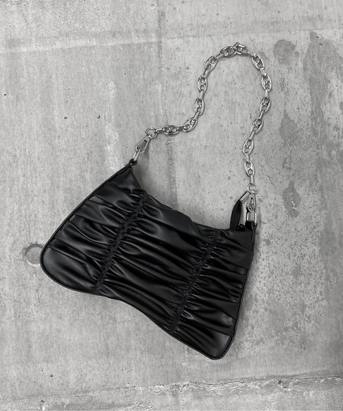 LVEU.(ラブユ.)の「【LVEU.】3wayシャーリングチェーンバッグ / バッグ 鞄 BAG ショルダー ハンドバッグ チェーン ミニ 合皮 合皮 ブラック ZOZOTOWN限定(ハンドバッグ・レディース・ブラック・FREE)」の7枚目の写真