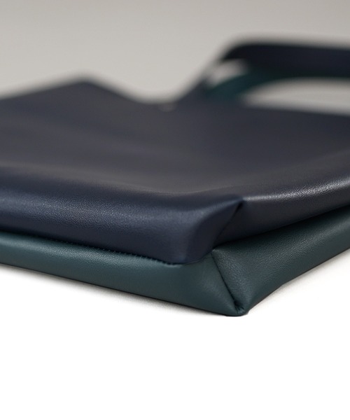 MinoriTY（マイノリティ）の「シンセティックレザーバイカラートートバッグ（トートバッグ・メンズ・ブラック/ネイビー/モカ・FREE）」の12枚目の写真