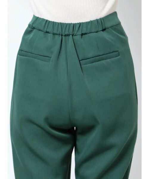 MURUA（ムルーア）の「ステップスリットフィットフレアパンツ（スウェットパンツ・レディース・ブラック/グリーン/マスタード・1/2）」の19枚目の写真