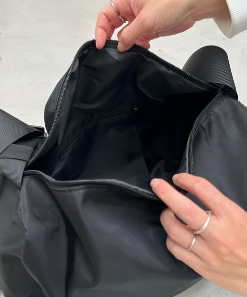 y/m（イム）の「スクエアナイロンショルダーBAG（ショルダーバッグ・レディース・ブラック・FREE）」の9枚目の写真