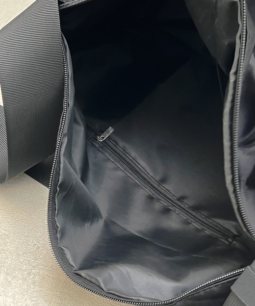 y/m（イム）の「スクエアナイロンショルダーBAG（ショルダーバッグ・レディース・ブラック・FREE）」の3枚目の写真