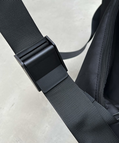 y/m（イム）の「スクエアナイロンショルダーBAG（ショルダーバッグ・レディース・ブラック・FREE）」の6枚目の写真