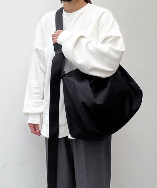 y/m（イム）の「スクエアナイロンショルダーBAG（ショルダーバッグ・レディース・ブラック・FREE）」の8枚目の写真