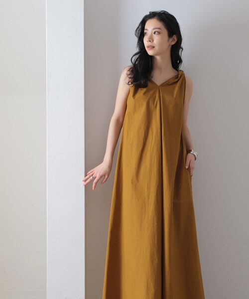 Demi-Luxe BEAMS(デミルクス ビームス)の「AK+1 / ネジリ ワンピース(ワンピース・レディース・キャメル/スミクロ・36/38)」の13枚目の写真