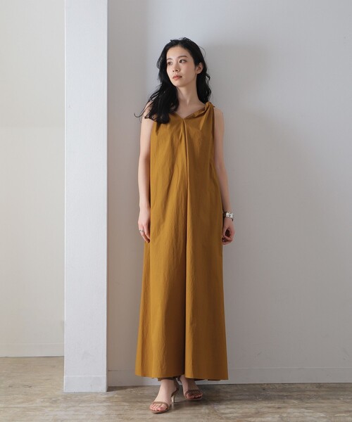 Demi-Luxe BEAMS(デミルクス ビームス)の「AK+1 / ネジリ ワンピース(ワンピース・レディース・キャメル/スミクロ・36/38)」の11枚目の写真