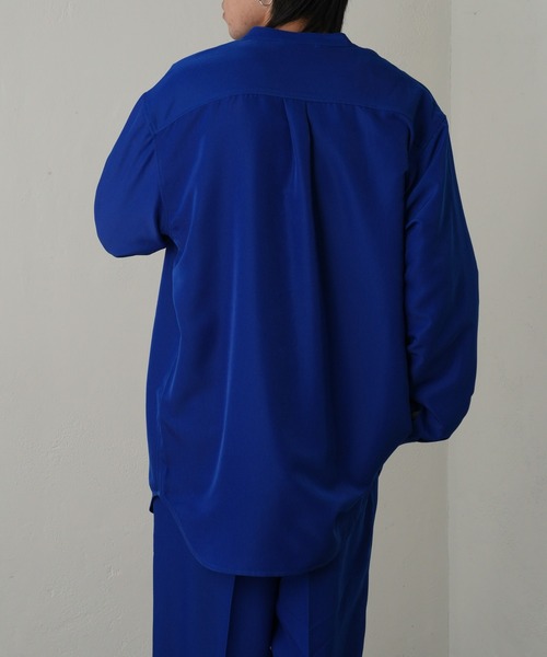 COLONY 2139（コロニートゥーワンスリーナイン）の「ドレープポリバンドカラー長袖シャツ（シャツ/ブラウス・メンズ・ブラック/アイボリー/ブルー・MEDIUM/LARGE）」の5枚目の写真