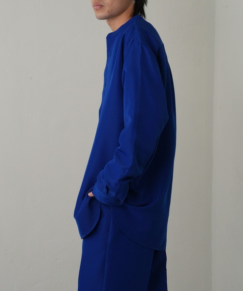 COLONY 2139（コロニートゥーワンスリーナイン）の「ドレープポリバンドカラー長袖シャツ（シャツ/ブラウス・メンズ・ブラック/アイボリー/ブルー・MEDIUM/LARGE）」の20枚目の写真