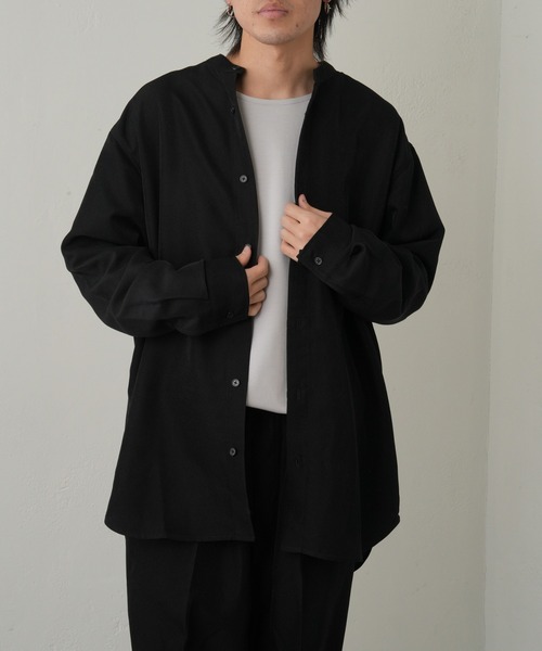 COLONY 2139（コロニートゥーワンスリーナイン）の「ドレープポリバンドカラー長袖シャツ（シャツ/ブラウス・メンズ・ブラック/アイボリー/ブルー・MEDIUM/LARGE）」の14枚目の写真