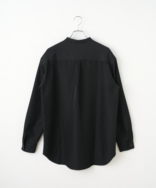 COLONY 2139（コロニートゥーワンスリーナイン）の「ドレープポリバンドカラー長袖シャツ（シャツ/ブラウス・メンズ・ブラック/アイボリー/ブルー・MEDIUM/LARGE）」の12枚目の写真