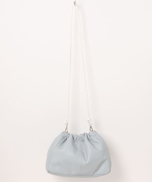inter-chaussures(インターショシュール)の「【LISA CONTE】ソフトレザーハンドバッグ(Q36307)(ハンドバッグ・レディース・ブラック/ライトブルー・ALL)」の3枚目の写真