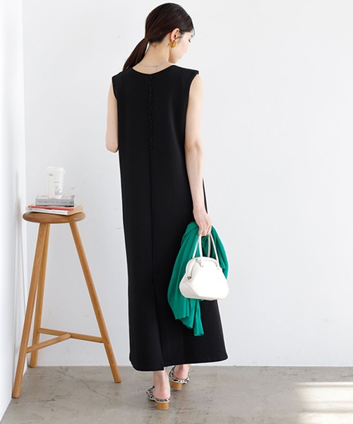 GeeRA(ジーラ)の「くるみボタンストレッチロングワンピース(ワンピース・レディース・ブルー/オレンジ/ブラック・LARGE/X-LARGE/SMALL/MEDIUM)」の14枚目の写真