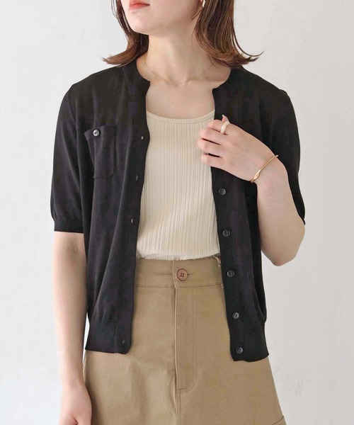 HER CLOSET（ハークローゼット）の「【shemoshelly】WEB限定ポケットデザインサマーニットカーディガントップス 新色追加（カーディガン/ボレロ・レディース・レッド/グリーン/ブルー/アイボリー/ブラック・M）」の2枚目の写真