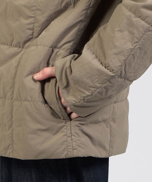 STUDIO NICHOLSON(スタジオニコルソン)の「■STUDIO NICHOLSON WADDED JACKET ナイロン ジャケット(ブルゾン・メンズ・ベージュ・L)」の9枚目の写真