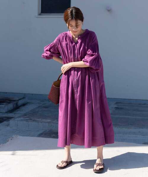URBAN RESEARCH DOORS（アーバンリサーチドアーズ）の「『WEB/一部店舗限定カラー』コットンボイルギャザーワンピース（ワンピース・レディース・ブルー/イエロー/ネイビー/オフホワイト/パープル系その他・SMALL/MEDIUM）」の11枚目の写真