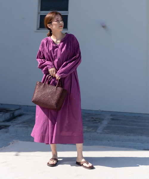 URBAN RESEARCH DOORS（アーバンリサーチドアーズ）の「『WEB/一部店舗限定カラー』コットンボイルギャザーワンピース（ワンピース・レディース・ブルー/イエロー/ネイビー/オフホワイト/パープル系その他・SMALL/MEDIUM）」の13枚目の写真