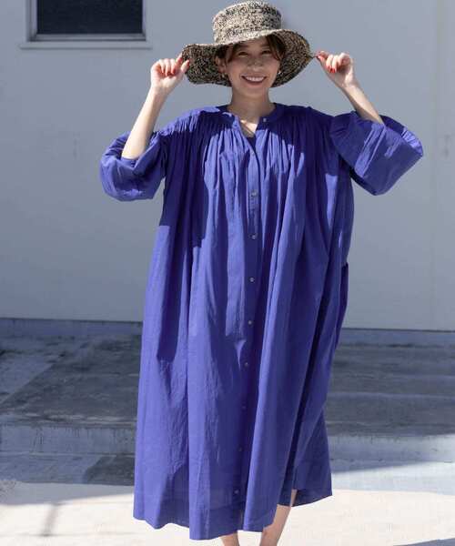 URBAN RESEARCH DOORS（アーバンリサーチドアーズ）の「『WEB/一部店舗限定カラー』コットンボイルギャザーワンピース（ワンピース・レディース・ブルー/イエロー/ネイビー/オフホワイト/パープル系その他・SMALL/MEDIUM）」の17枚目の写真