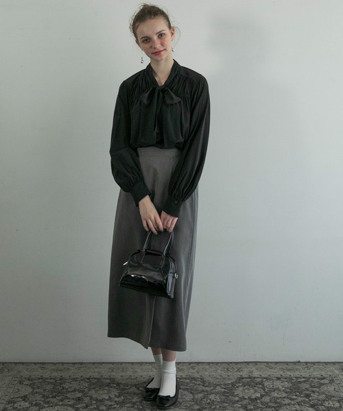 BONLECILL noir（ボンルシールノワール）の「【BONLECILL noir】2way ボリュームスリーブ ボウタイギャザーブラウス（シャツ/ブラウス・レディース・ブルー/オフホワイト/ブラック/ネイビー・FREE）」の16枚目の写真