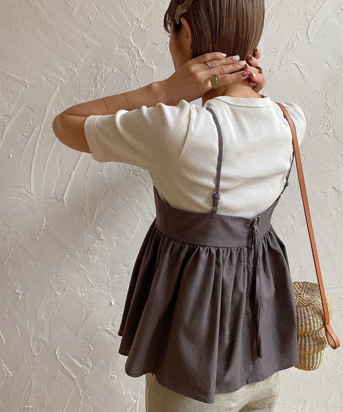 JUNOAH(ジュノア)の「リネン混キャミソールトップス(キャミソール・レディース・ブラック/アイボリー/モカ/チャコール/グレイッシュベージュ・MEDIUM/LARGE/X-LARGE)」の6枚目の写真