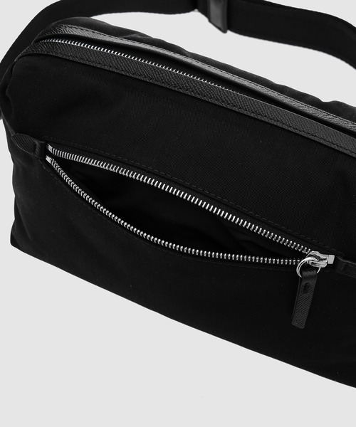 Maison Margiela（メゾンマルジェラ）の「SHOULDER BAG（ショルダーバッグ・メンズ・ブラック・FREE）」の6枚目の写真