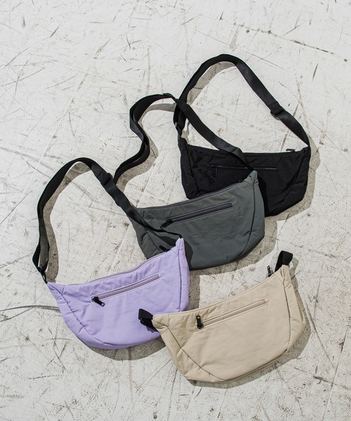 VICKY（ビッキー）の「【アクティブなお出かけに】防水防汚ショルダーボディBAG（ショルダーバッグ・レディース・グレー/オフホワイト/ブラック/パープル/イエロー/ピンク・FREE）」の2枚目の写真