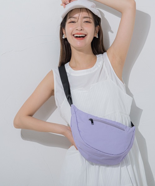 VICKY（ビッキー）の「【アクティブなお出かけに】防水防汚ショルダーボディBAG（ショルダーバッグ・レディース・グレー/オフホワイト/ブラック/パープル/イエロー/ピンク・FREE）」の7枚目の写真
