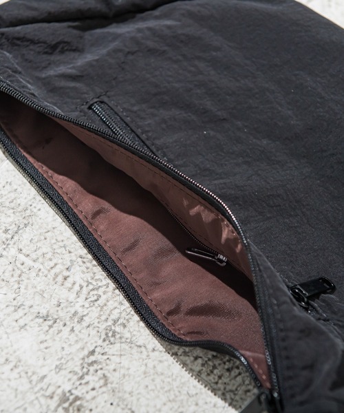 VICKY（ビッキー）の「【アクティブなお出かけに】防水防汚ショルダーボディBAG（ショルダーバッグ・レディース・グレー/オフホワイト/ブラック/パープル/イエロー/ピンク・FREE）」の13枚目の写真