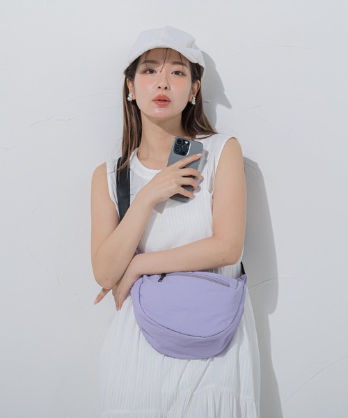VICKY（ビッキー）の「【アクティブなお出かけに】防水防汚ショルダーボディBAG（ショルダーバッグ・レディース・グレー/オフホワイト/ブラック/パープル/イエロー/ピンク・FREE）」の9枚目の写真